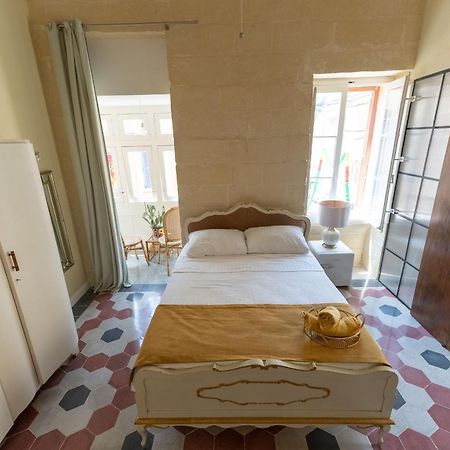 Tinja Bnb Sliema Luaran gambar