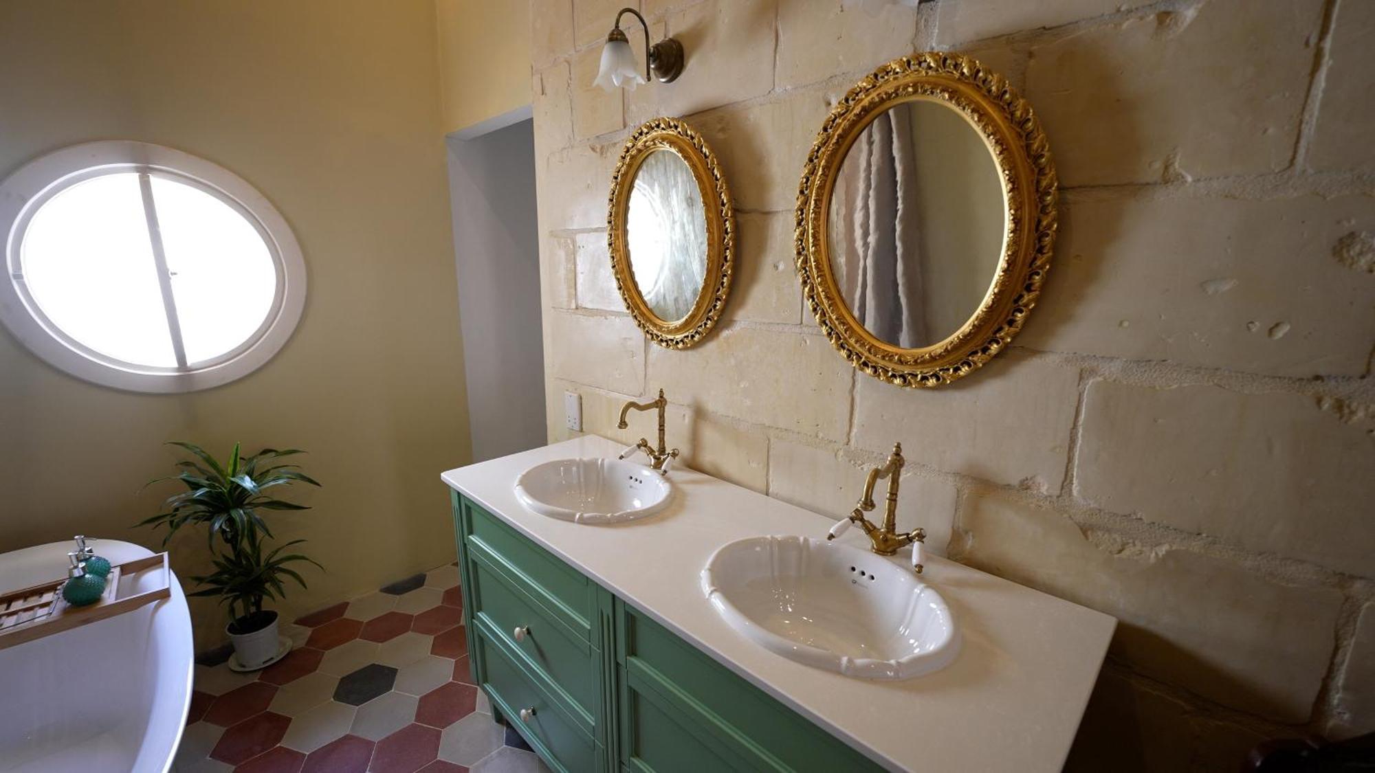 Tinja Bnb Sliema Luaran gambar